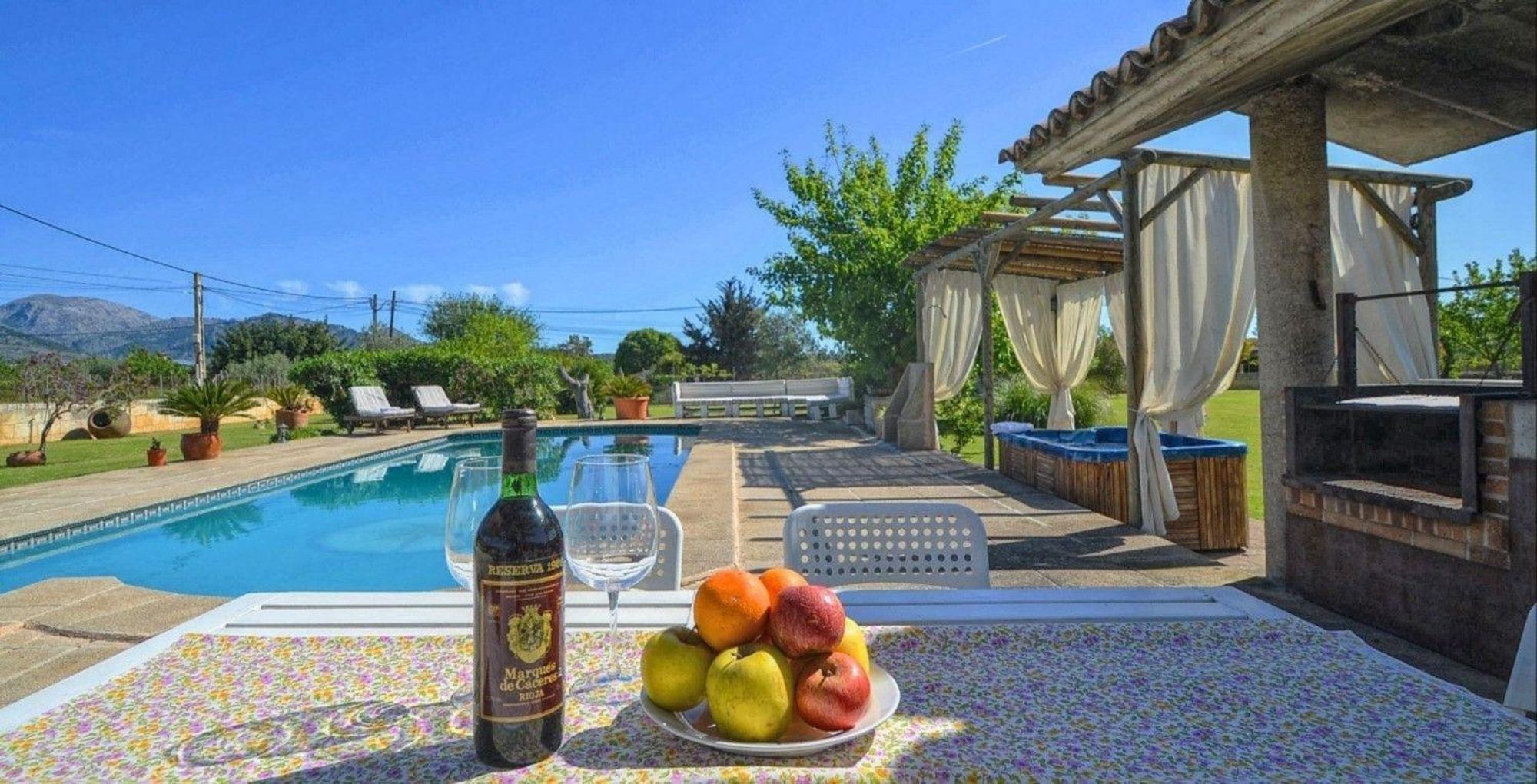 Ferienhaus Gemuetliches Mit Panoramablick, Pool Und Whirlpool