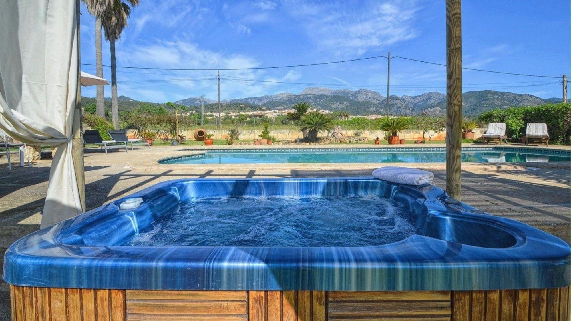 Gemuetliches Mit Panoramablick, Pool Und Whirlpool Ferienhaus *